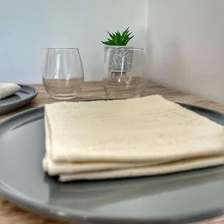 Refait à Neuf Avec Parking *